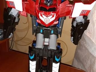 1,2-Optimus Prime 27 3,4,5- Soundwave 20  6,7-Bumblebee 20  8,9,10- Autobot Hound Turbo Changer 20       