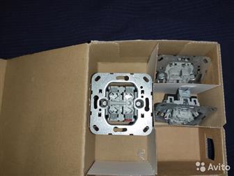 ������ ��������� �����, ���� ��������� ����������� Gira, �������� 3 ��, � ������