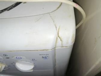  Indesit /  