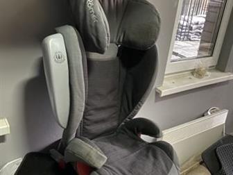    ,  isofix: /  