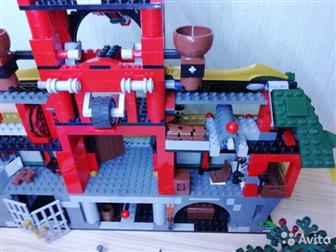 - LEGO 70728    -  ,    (,  ),   ,   ,     4000- LEGO 70504  (Garmatron)  -