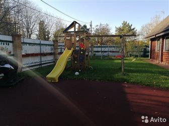 Продается земельный участок 6соток, эл-во 15квт, интернет, с жилым домом с мебелью, баней, детской площадкой парковкой, навесом,  Выполнена автономная газификация, в Санкт-Петербурге