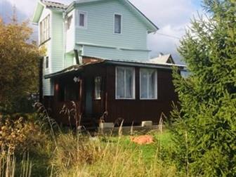 Продаётся дача,  Двухэтажный сруб с цокольным этажом,  Снаружи обшит сайдингом, изнутри - вагонкой,  В цоколе - кладовая 20 кв, м, , на первом этаже - комната 16 в Санкт-Петербурге