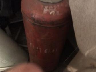 /  