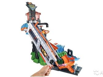  -  Hot Wheels City Ultimate Gator Car Wash FTB67   Hot Wheels Ultimate Gator Car Wash        