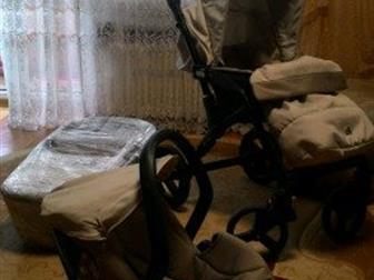 Очень удобная маневренная коляска, хорошая амортизация, не скерепит, хорошая проходимость,  иделальная по нашим дорогам, надувные задние колеса  Покупали новую, в Воронеже